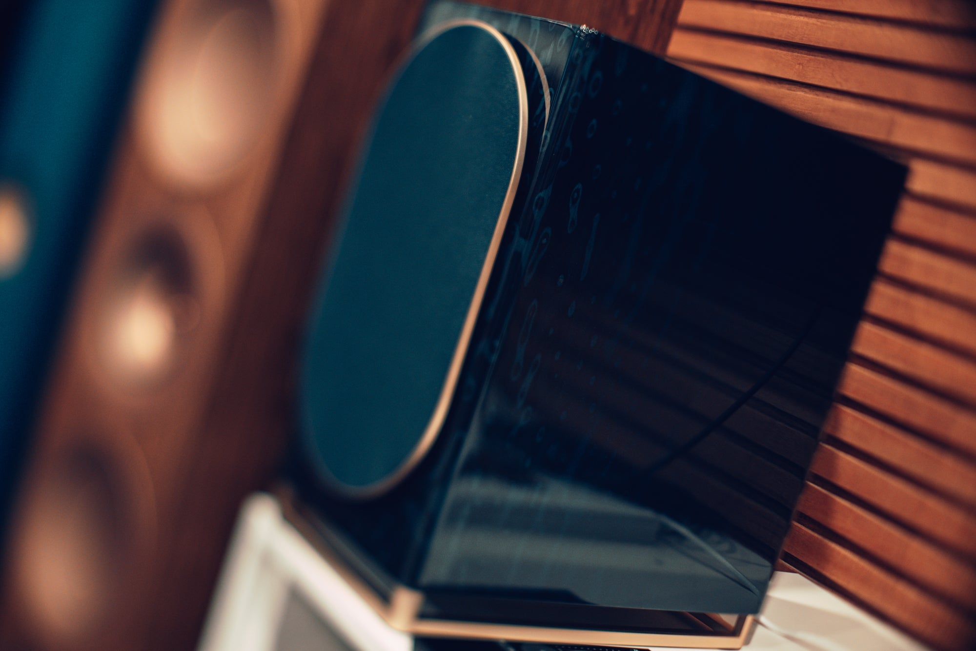 ACTIVE SPEAKERS