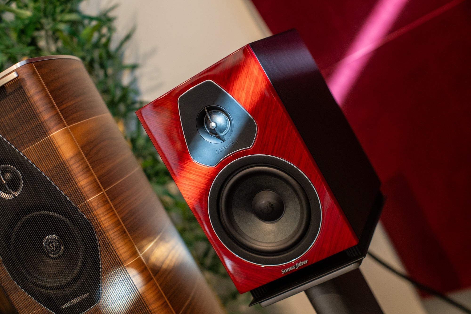 Bookshelf Speakers - Active Wireless and Passive Bookshelf designs | Douglas HiFi