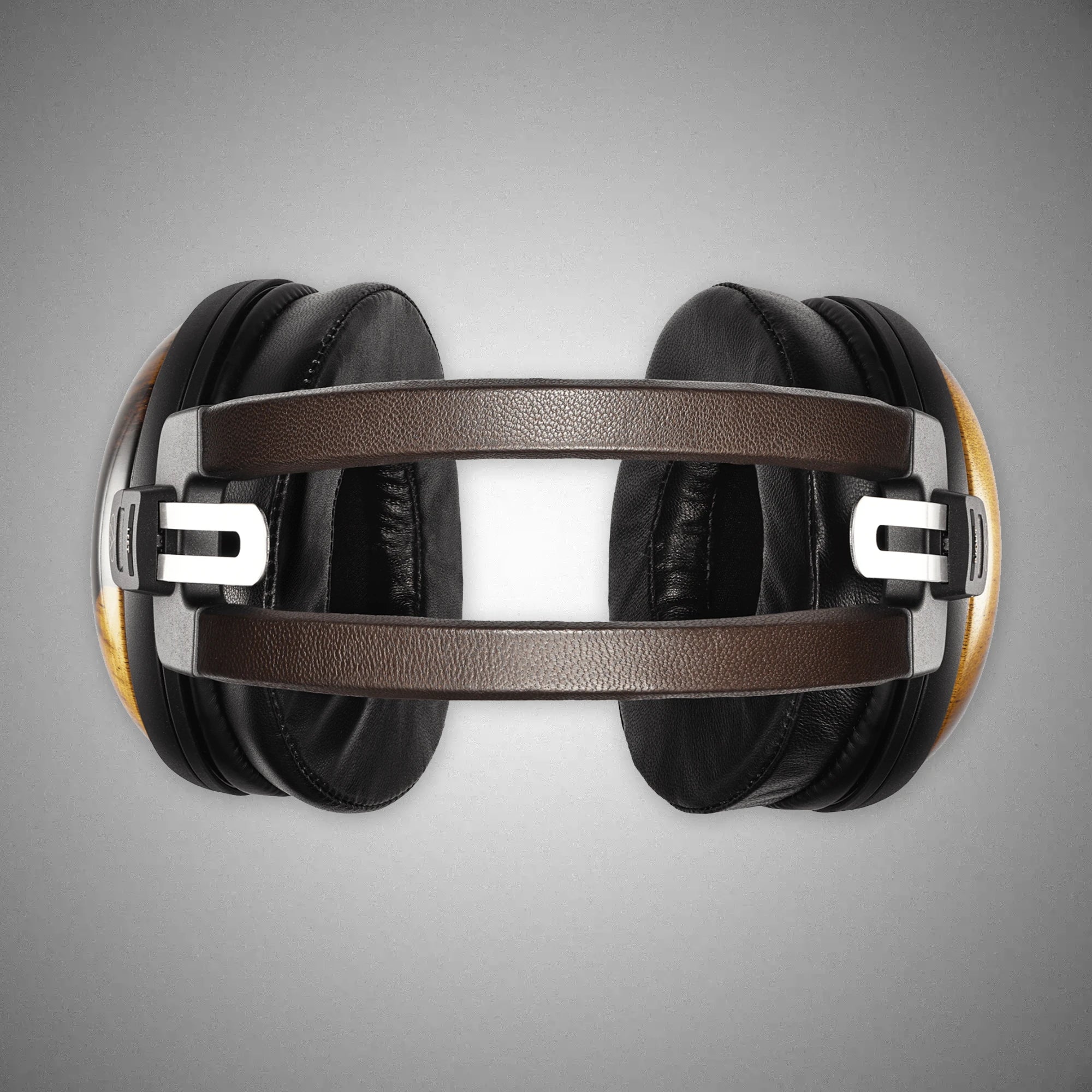 AUDIO TECHNICA ATH-AWKG Closed-Back Headphones