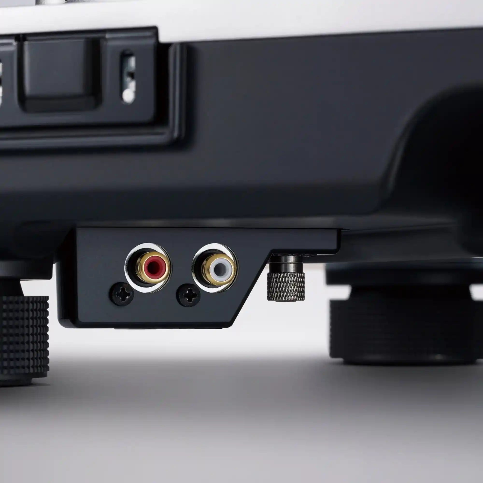 TECHNICS SL-1200GR2 Grand Class Turntable (Underside) - DOUGLAS HIFI