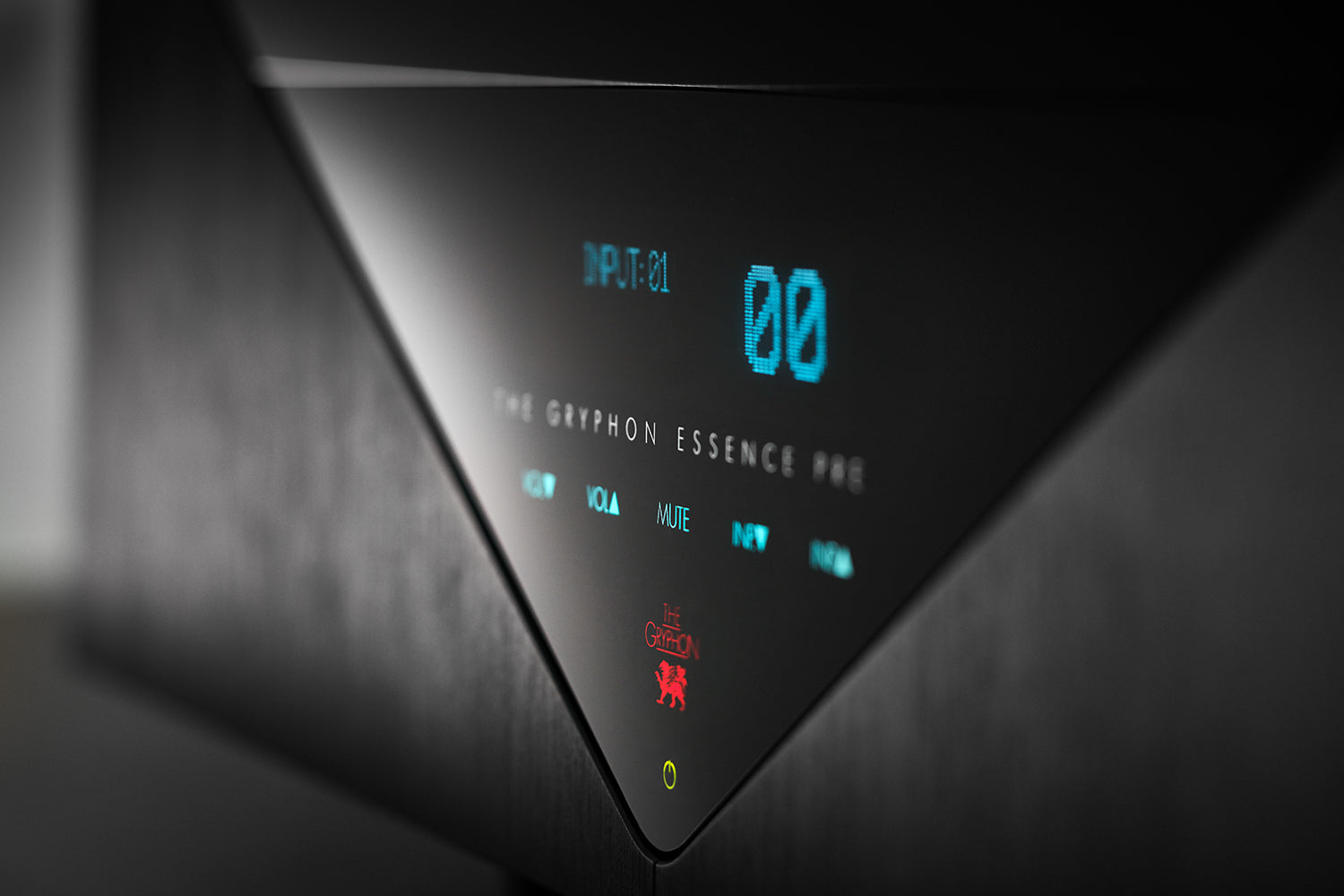 The Gryphon Essence Preamplifier (MACRO) - DOUGLAS HIFI