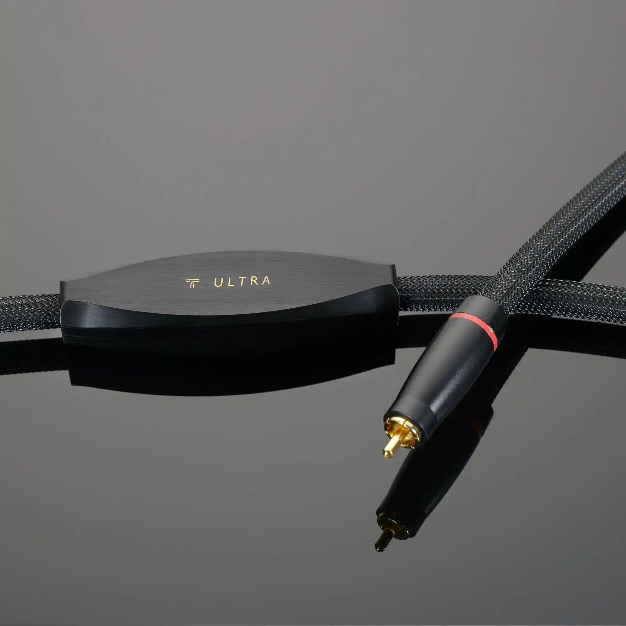 Transparent Audio Ultra RCA Interconnect Cable (Close-Up) - DOUGLAS HIFI