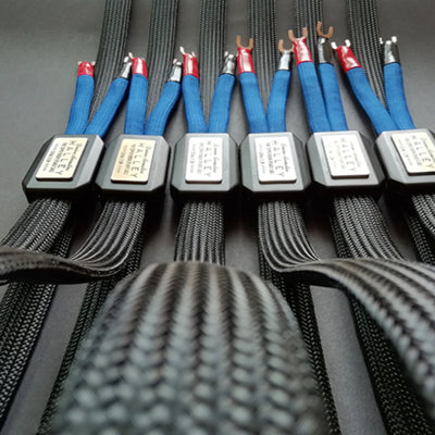 DIVINE ACOUSTICS HALLEY Speaker Cable Close Up - DOUGLAS HIFI