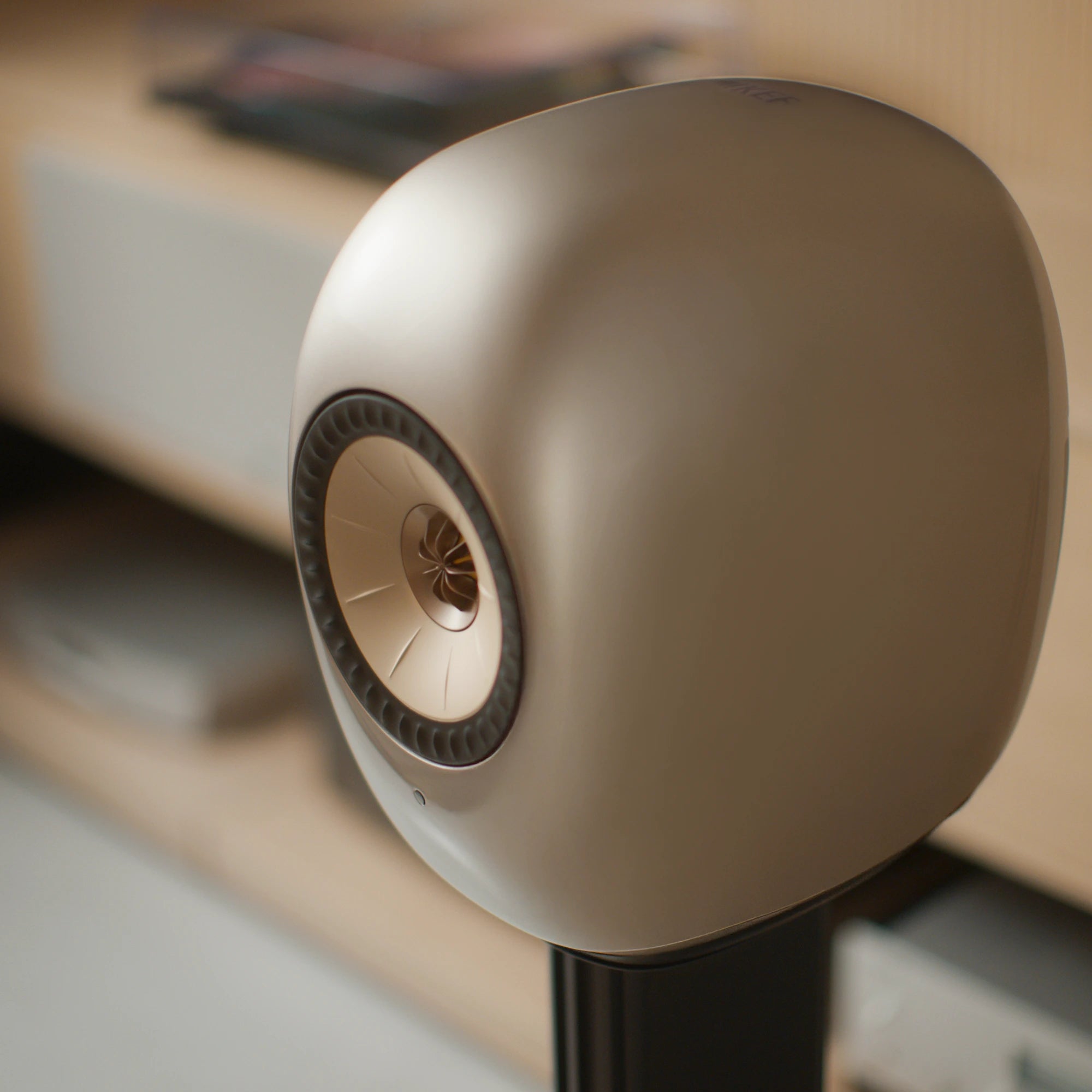 KEF LS LUXE Active Speakers Dusk Titanium (Mood) - DOUGLAS HIFI