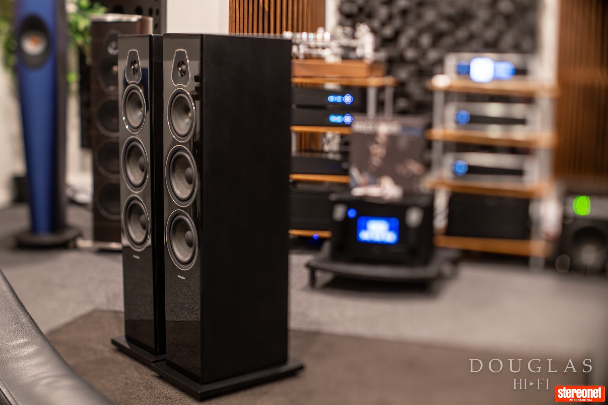 Sonus Faber Lumina V 3 way Floorstanding speakers