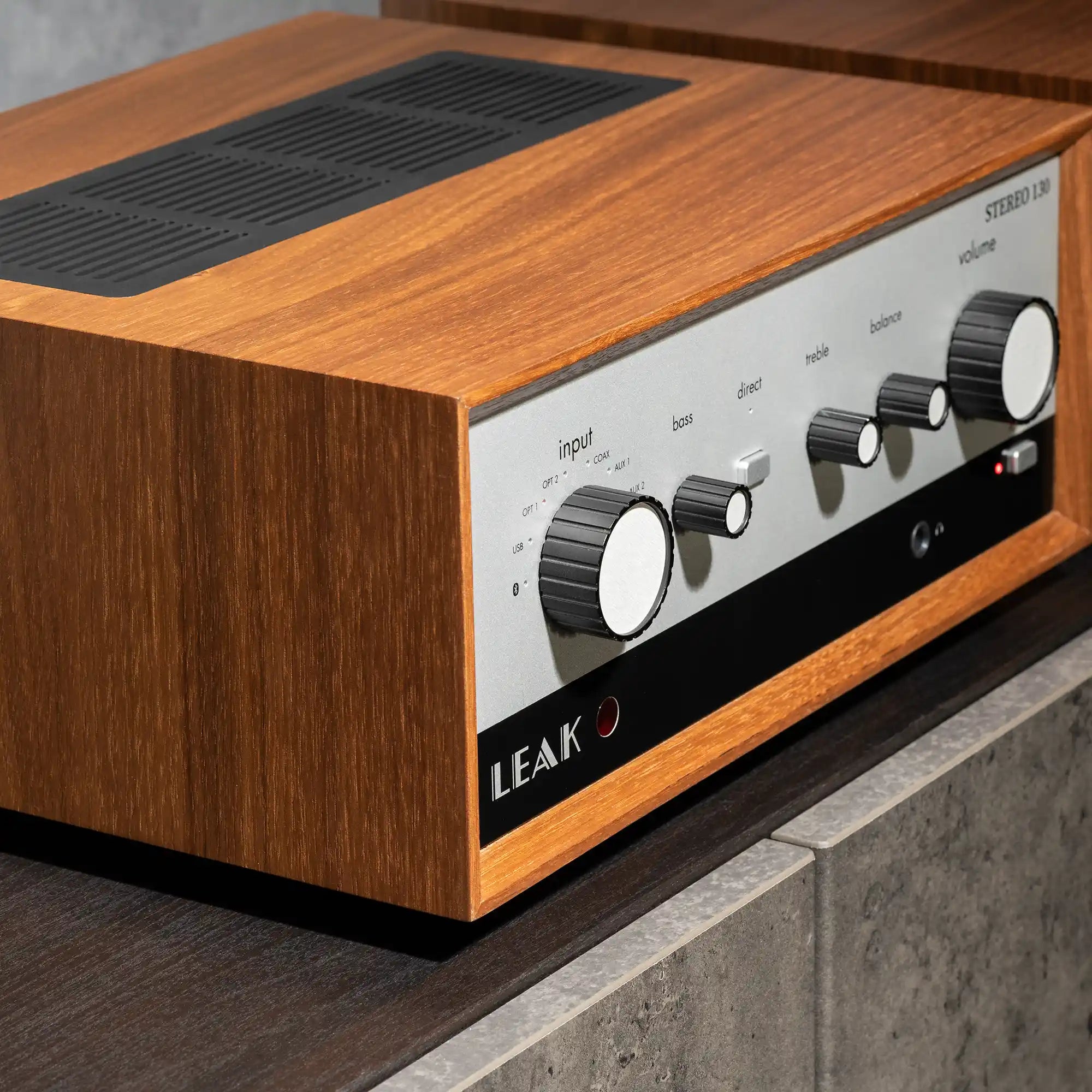 LEAK Stereo 130 Integrated Amplifier