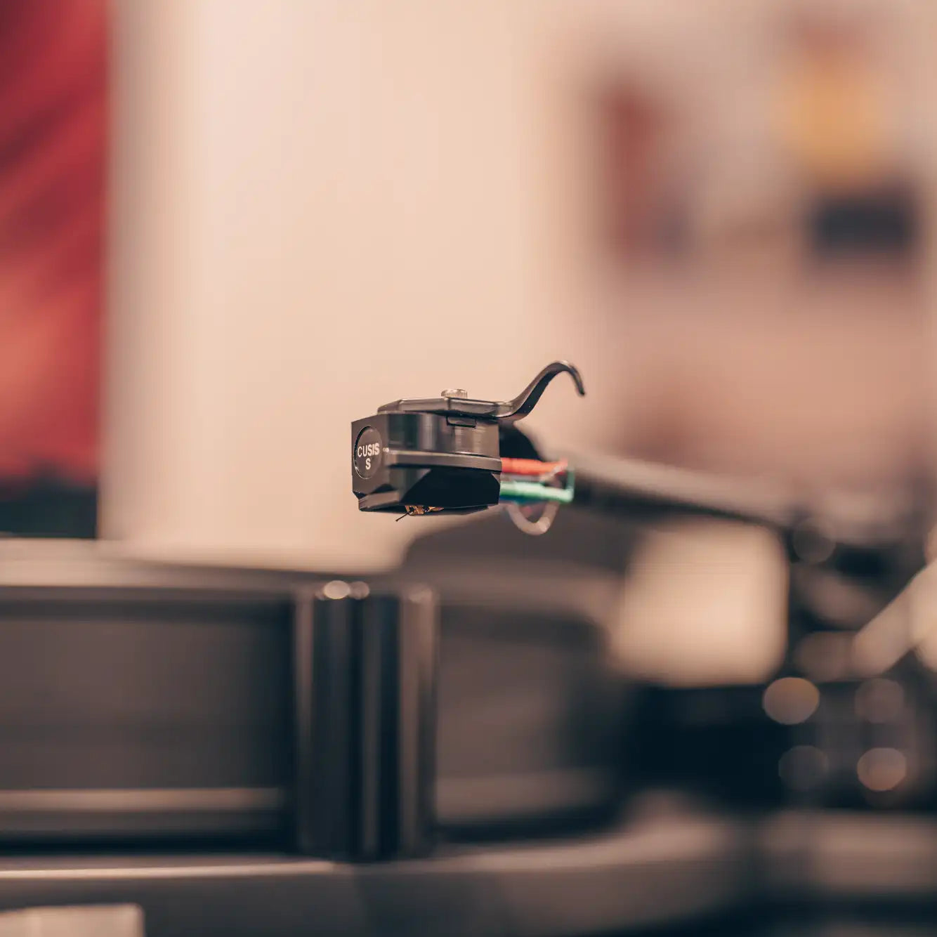 Michell Cusis S MC Cartridge Lifestyle - DOUGLAS HIFI