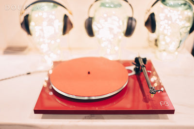 REGA Planar 3 Turntable