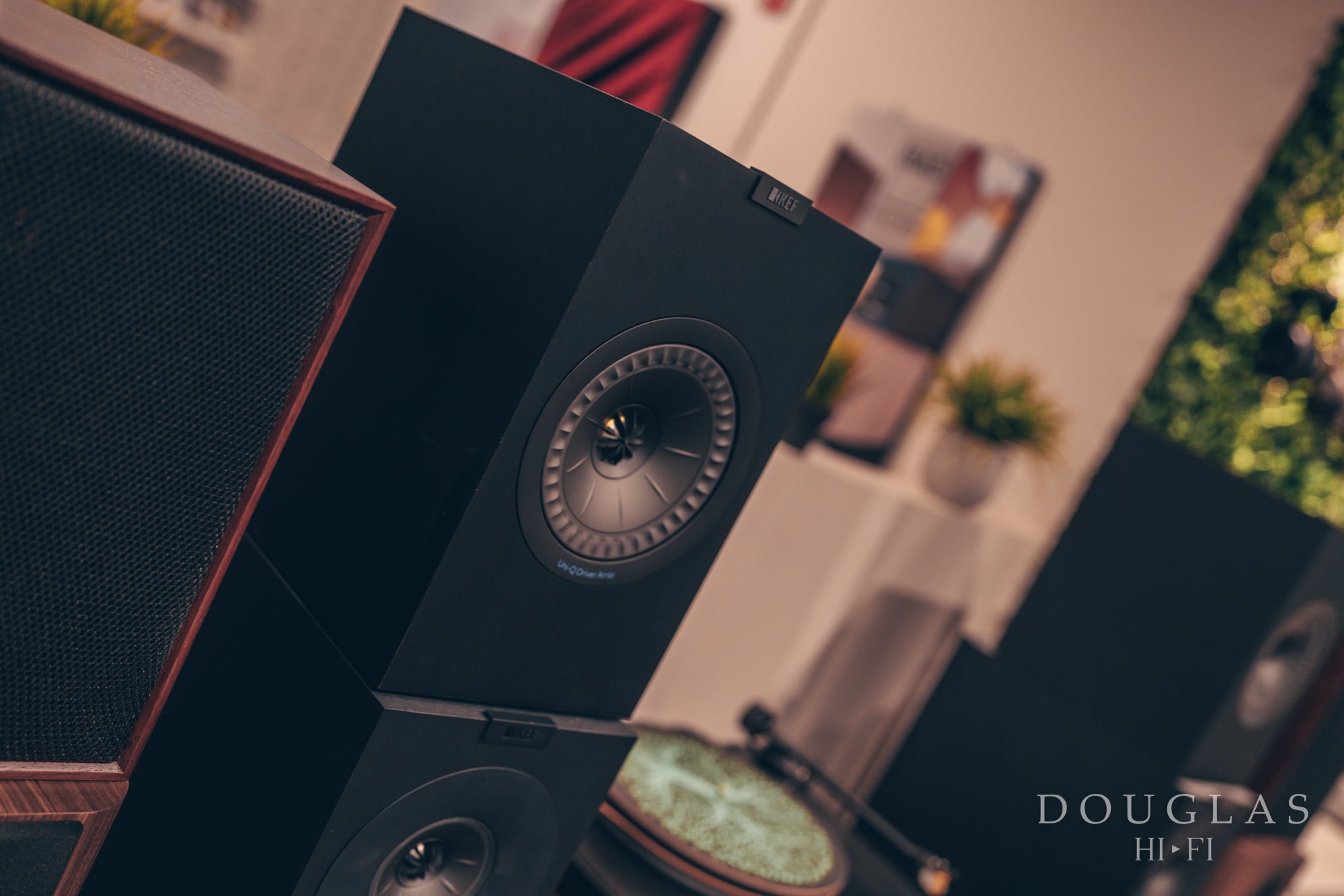 KEF Q350 Bookshelf Speakers - Ex. Display