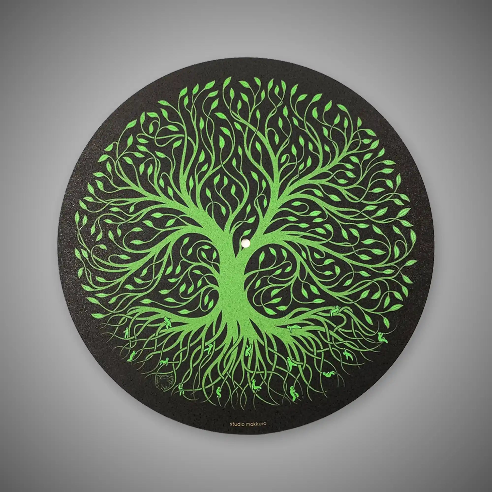 Studio Makkuro - "Grow" by Rob Jenkins - DOUGLAS HIFI