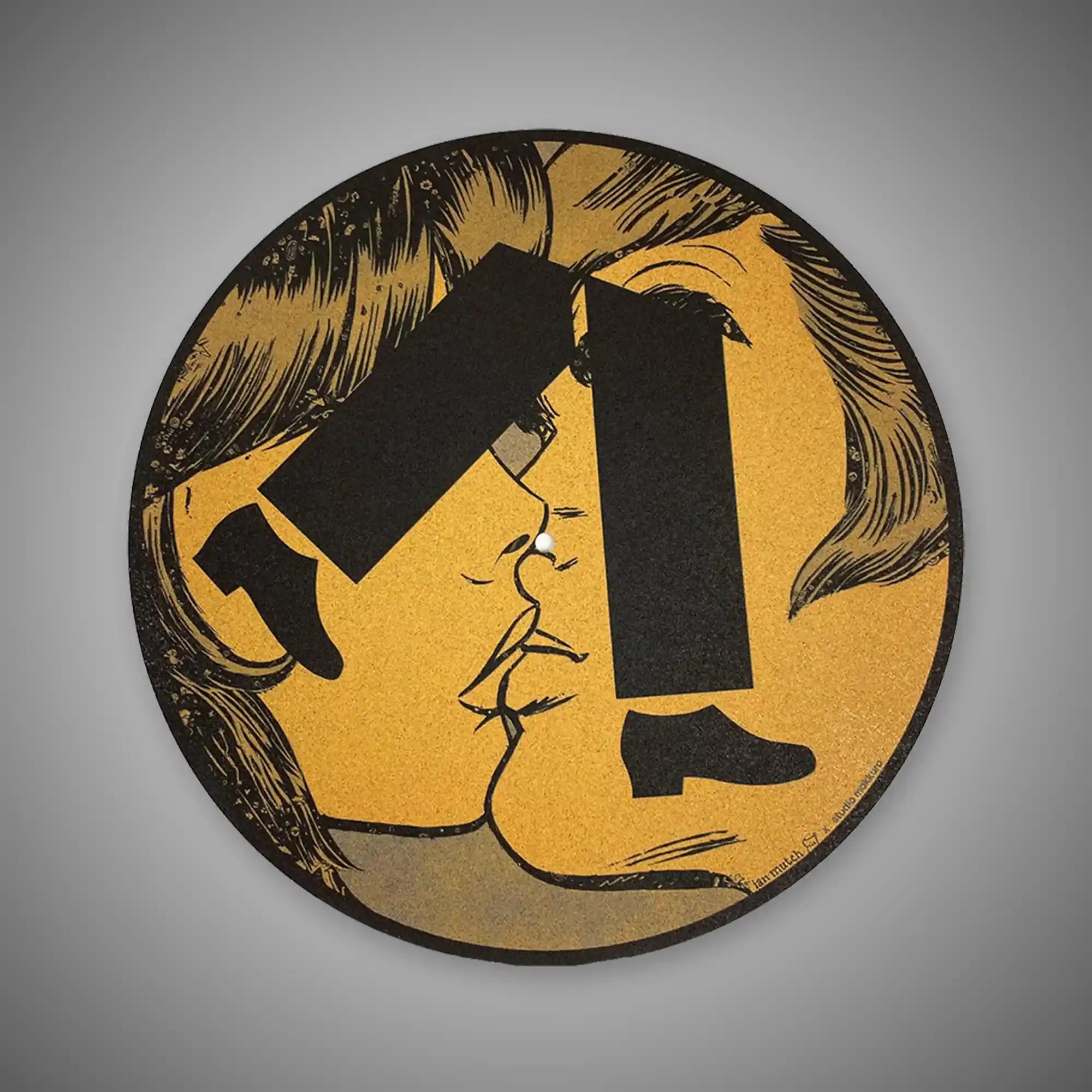 Studio Makkuro - "Walk" by Ian Mutch (WA) - DOUGLAS HIFI