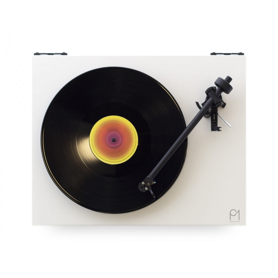REGA P1+ Planar 1 plus Turntable w/Carbon Cartridge and built-in Phono Pre-Amp