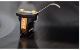 Ortofon Cadenza Bronze MC Cartridge (playing) | Douglas HiFi